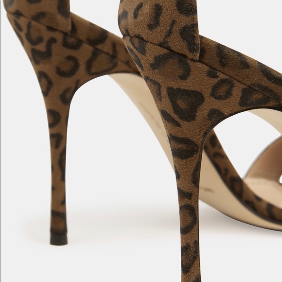 Manolo Blahnik Leopard print strappy stilettos - Picture 2 of 3